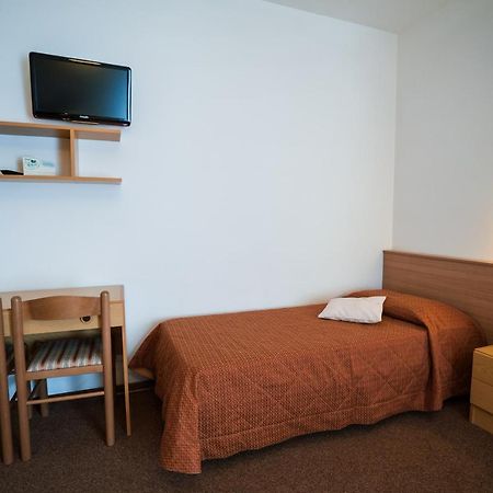 Hotel Rio คาแดร์โซเน ภายนอก รูปภาพ