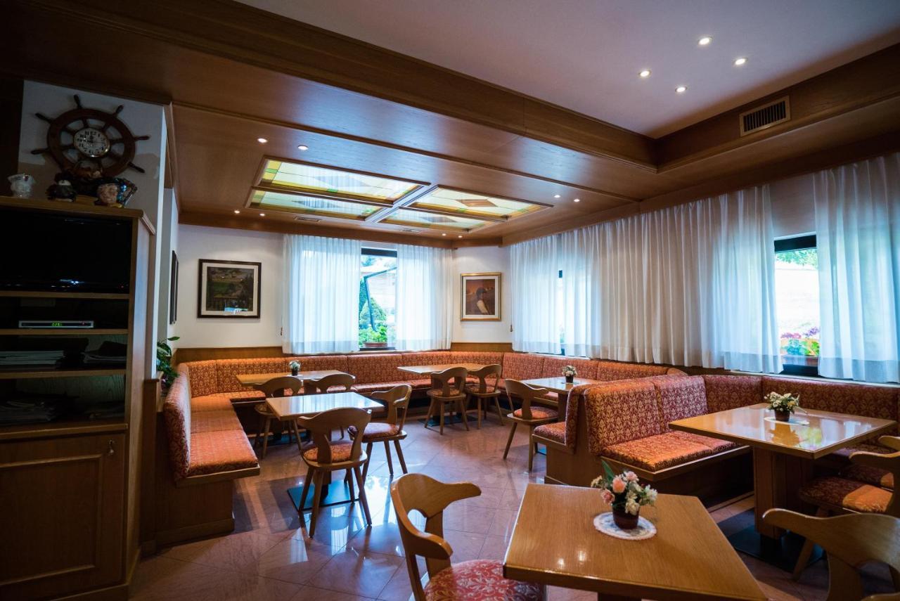 Hotel Rio คาแดร์โซเน ภายนอก รูปภาพ