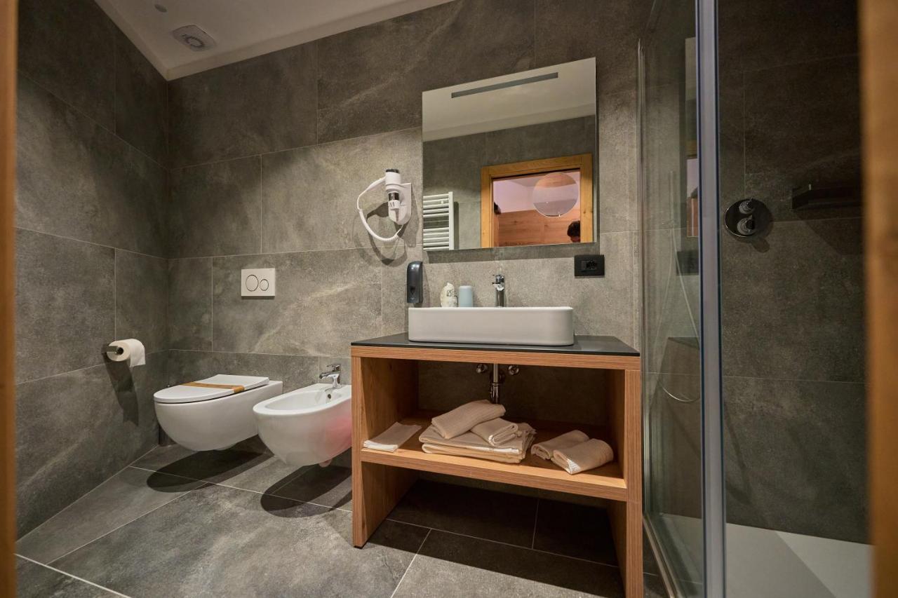 Hotel Rio คาแดร์โซเน ภายนอก รูปภาพ